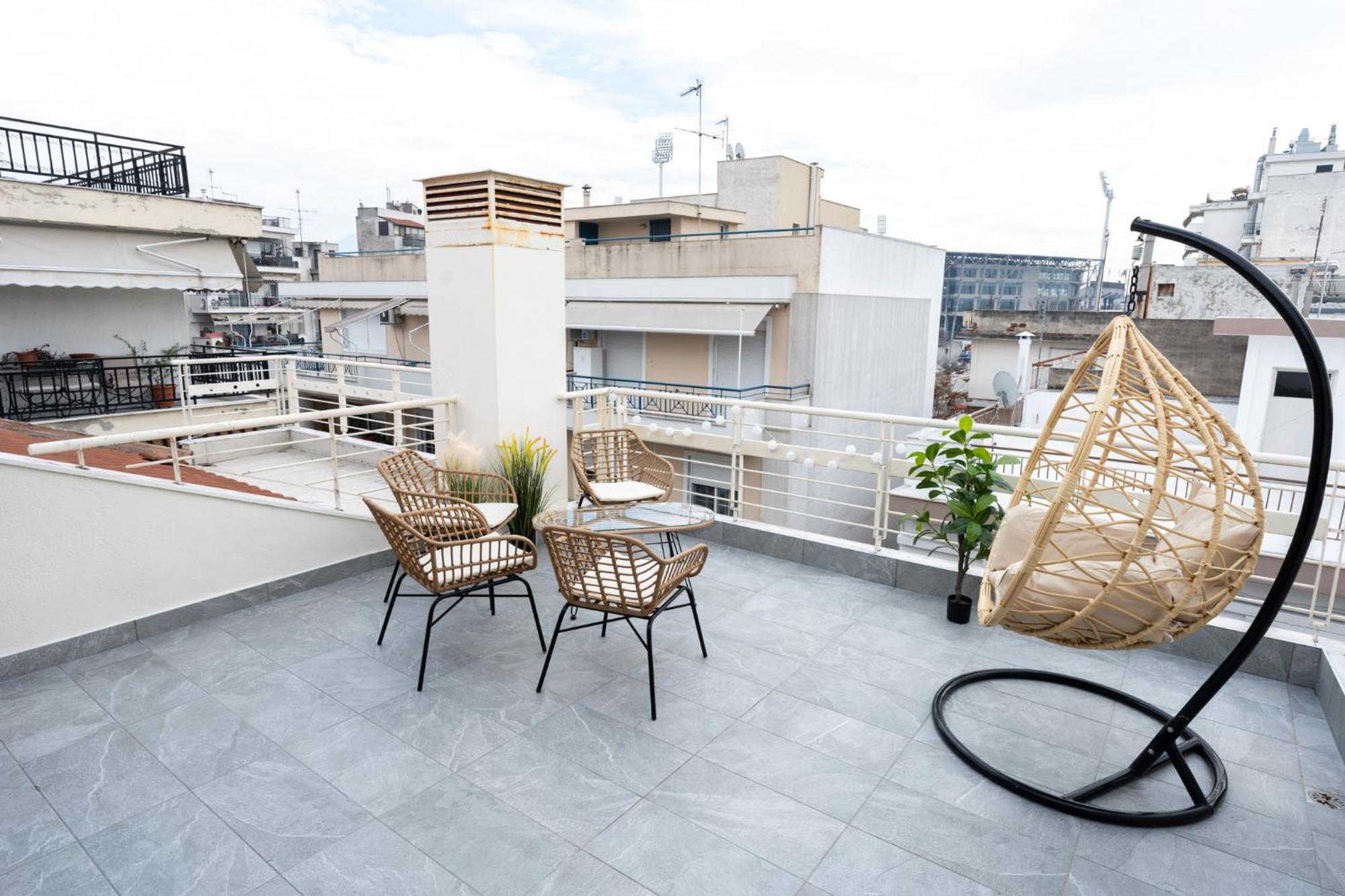 Pomegranate Luxury Penthouse Maisonette With Beautiful Terrace & Free Parking By Binobi ! Soluň Exteriér fotografie